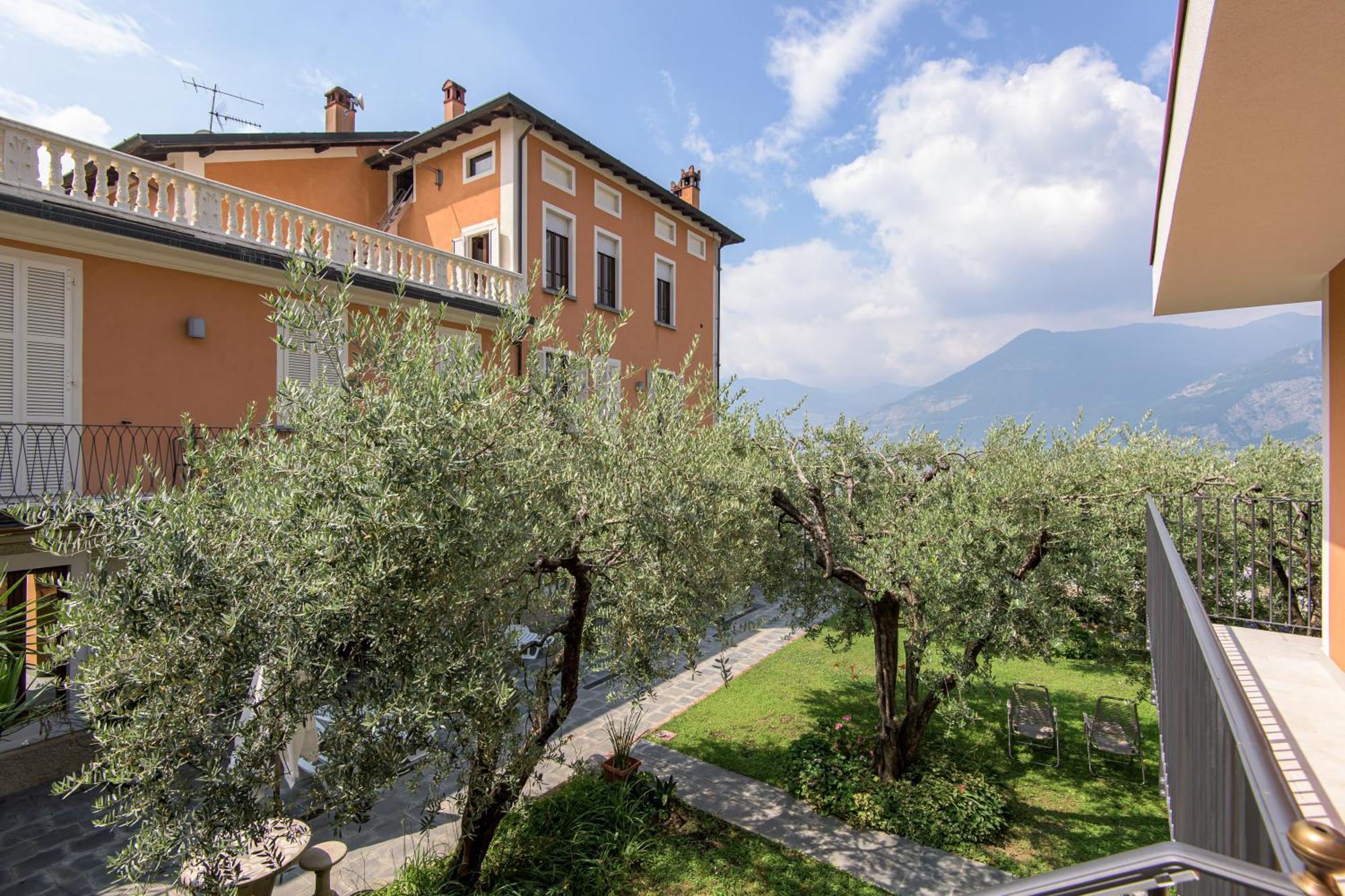 In Riva Al Lago Di Iseo Residenza Loft Marone Exterior photo